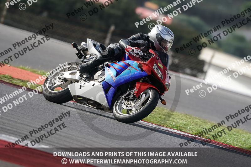motorbikes;no limits;peter wileman photography;portimao;portugal;trackday digital images